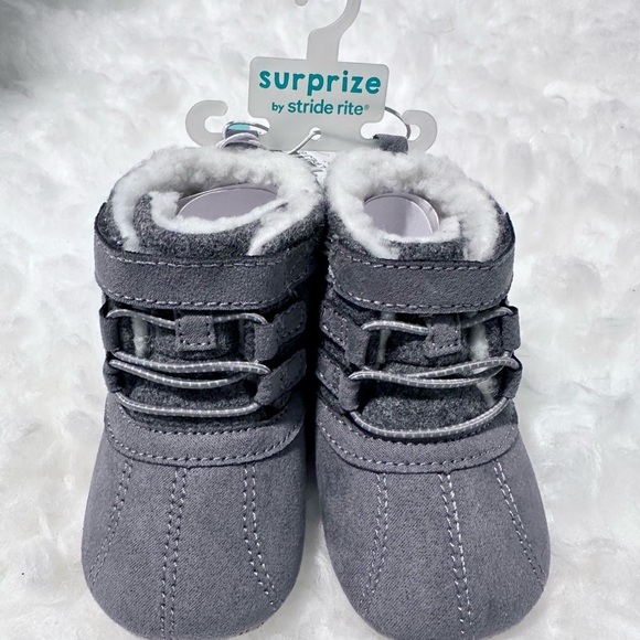Surprize By Stride Rite |  Baby Booties Size 6-12M - Picture 1 of 5